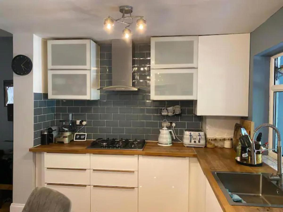 Modern 5 Bedroom Family House - 18 Mins To Station London Exterior foto