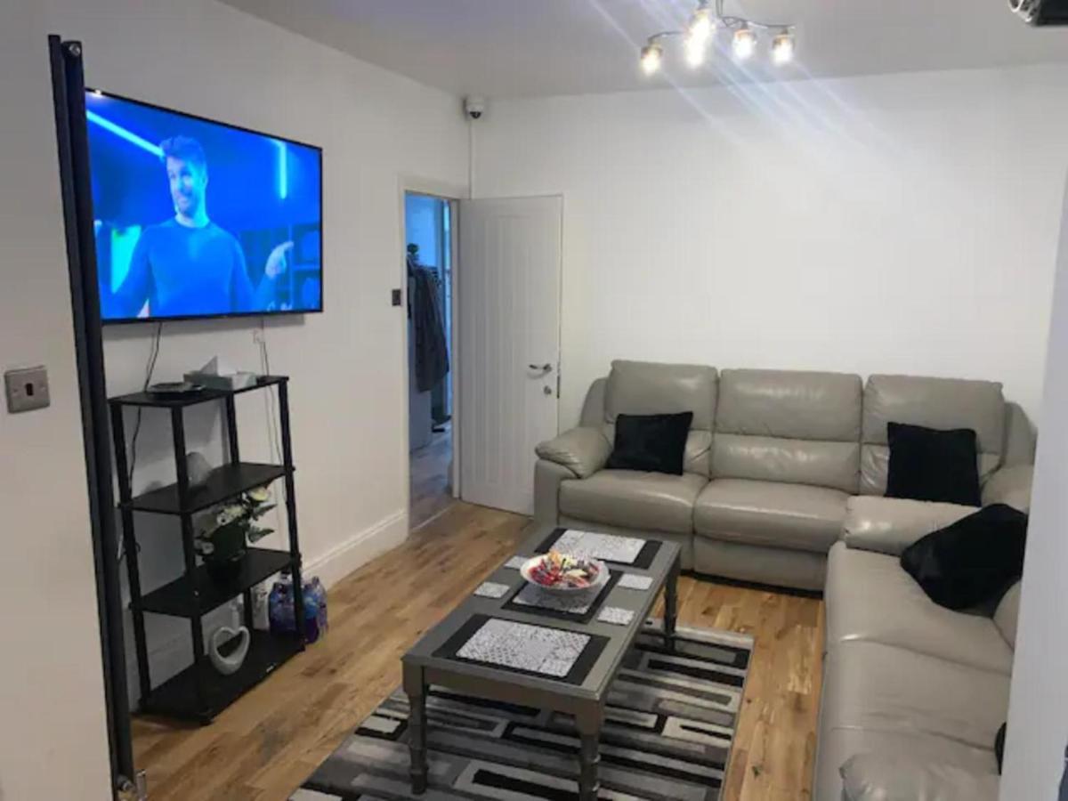 Modern 5 Bedroom Family House - 18 Mins To Station London Exterior foto